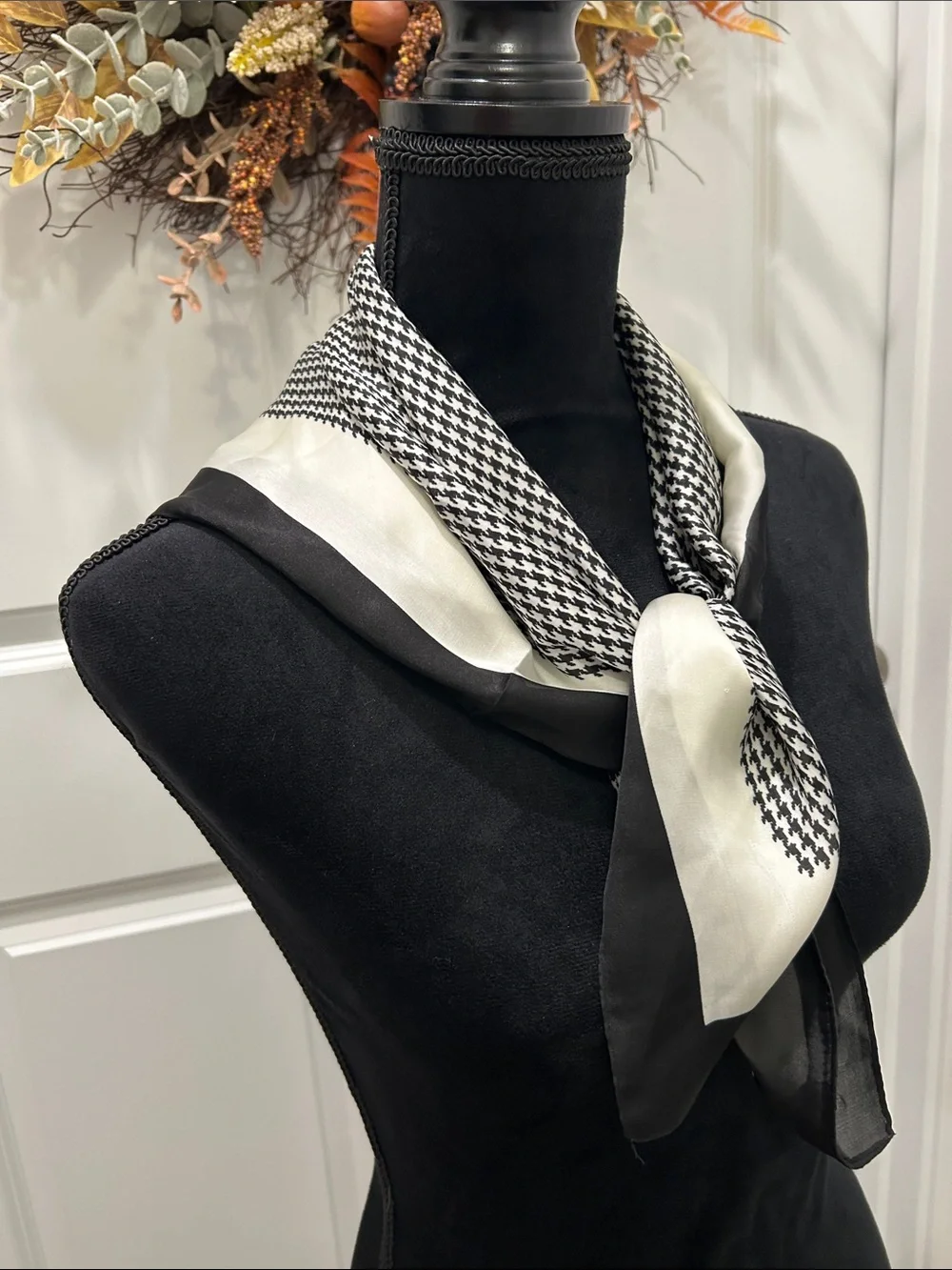 Classic Black & Ivory Houndstooth Neck Scarf